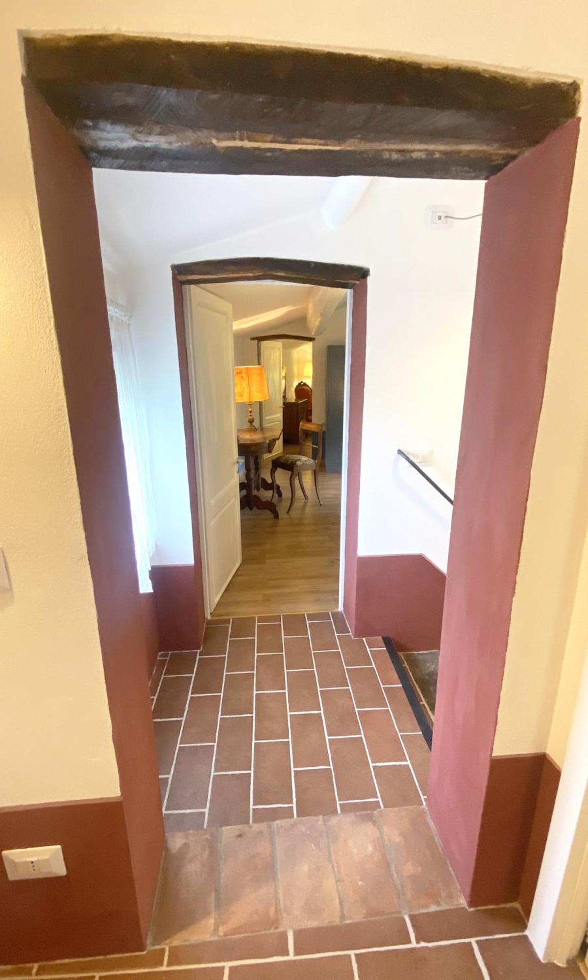La Tonnaia Lägenhet Lari Exteriör bild